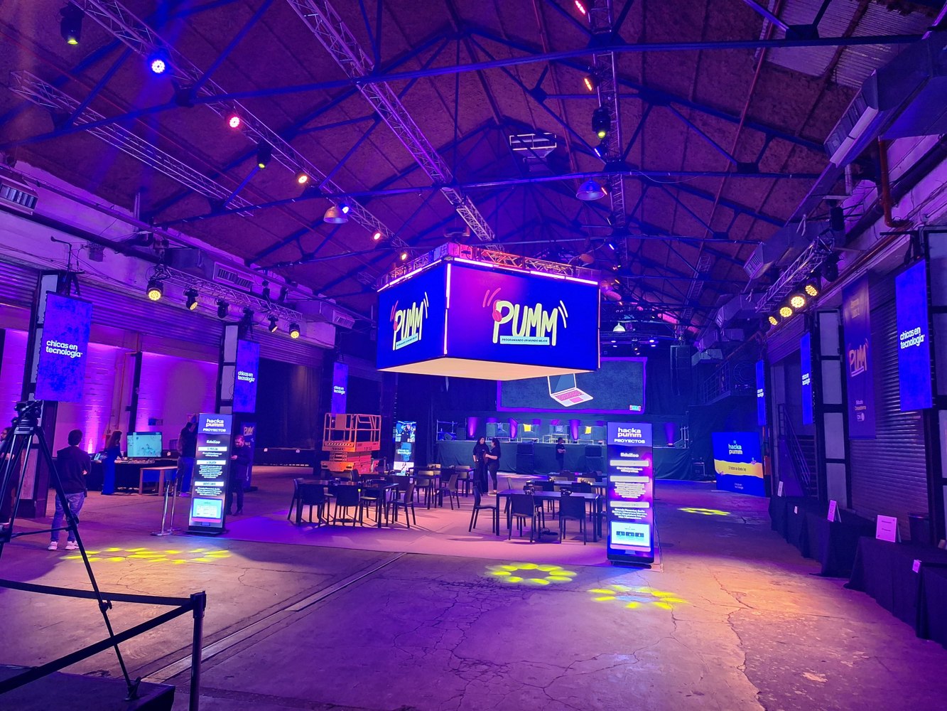 PUMM at C Art Media: central displays and supporting video surfaces — Eventos Globales