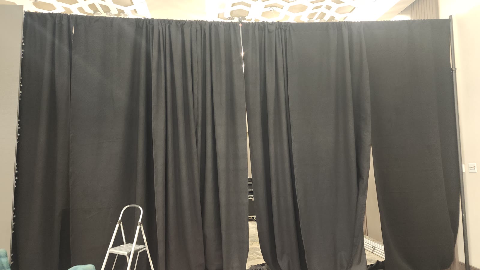 Draping detail recorded during the March 2026 II ICA Symposium.