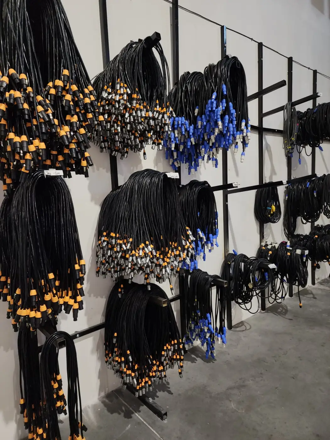 Organized power and signal cables